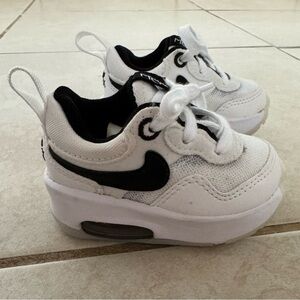 Nike Air Max Shoes Boys size 2